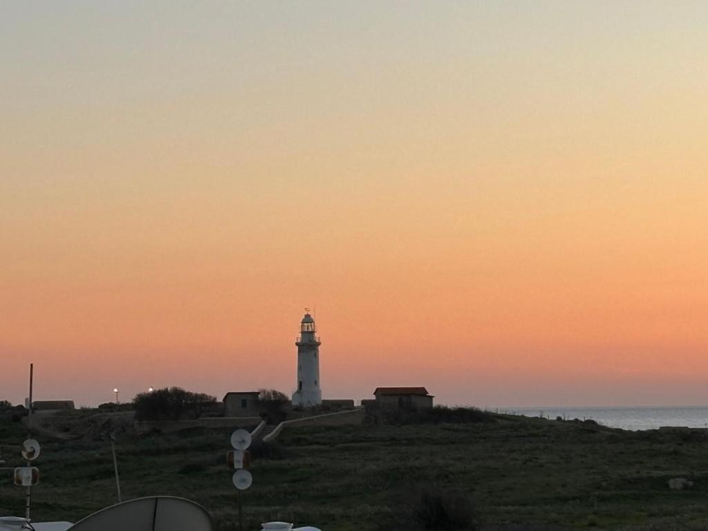 Апартаменти Venus Lighthouse 2B, Sea-View, Paphos Center Екстер'єр фото