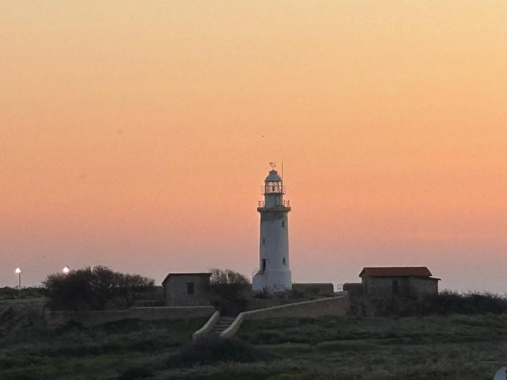 Апартаменти Venus Lighthouse 2B, Sea-View, Paphos Center Екстер'єр фото