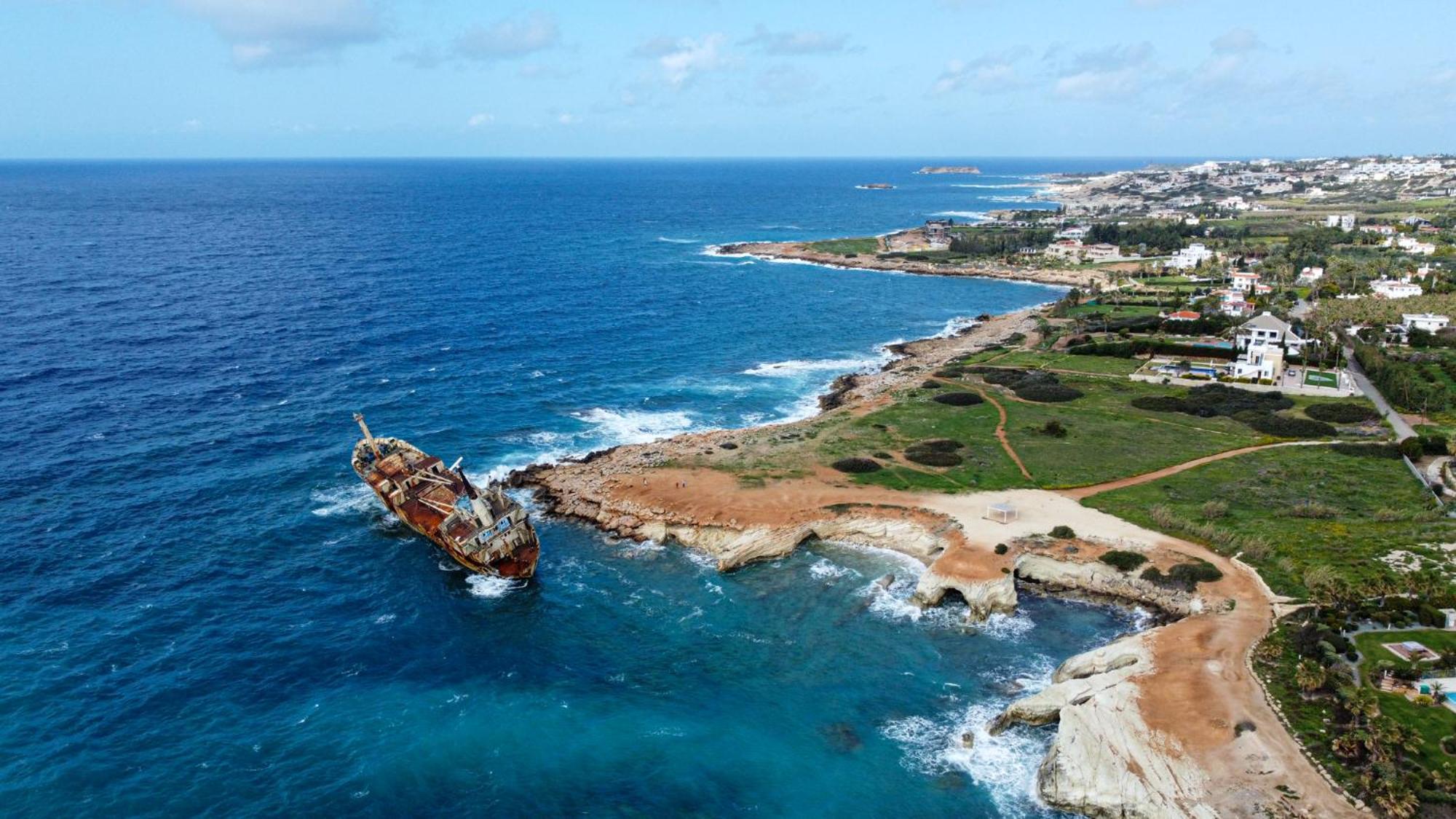 Апартаменти Venus Lighthouse 2B, Sea-View, Paphos Center Екстер'єр фото